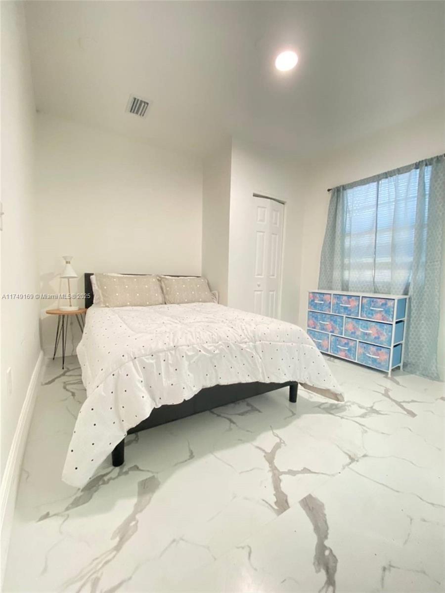 NORTH LIBERTY CITY - Residential Lease