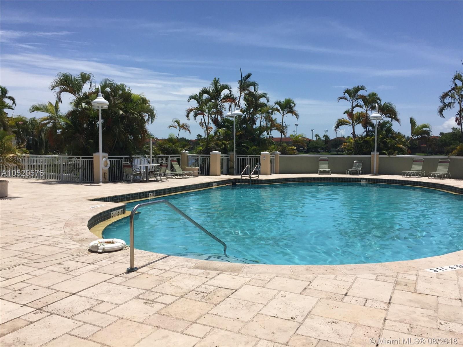 LE CLUB AT OLD CUTLER CON - Residential Lease