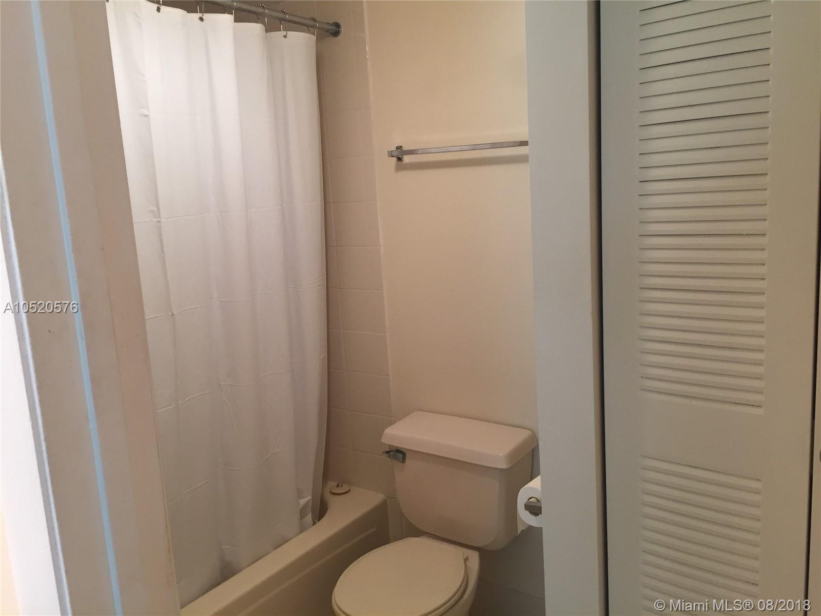 LE CLUB AT OLD CUTLER CON - Residential Lease