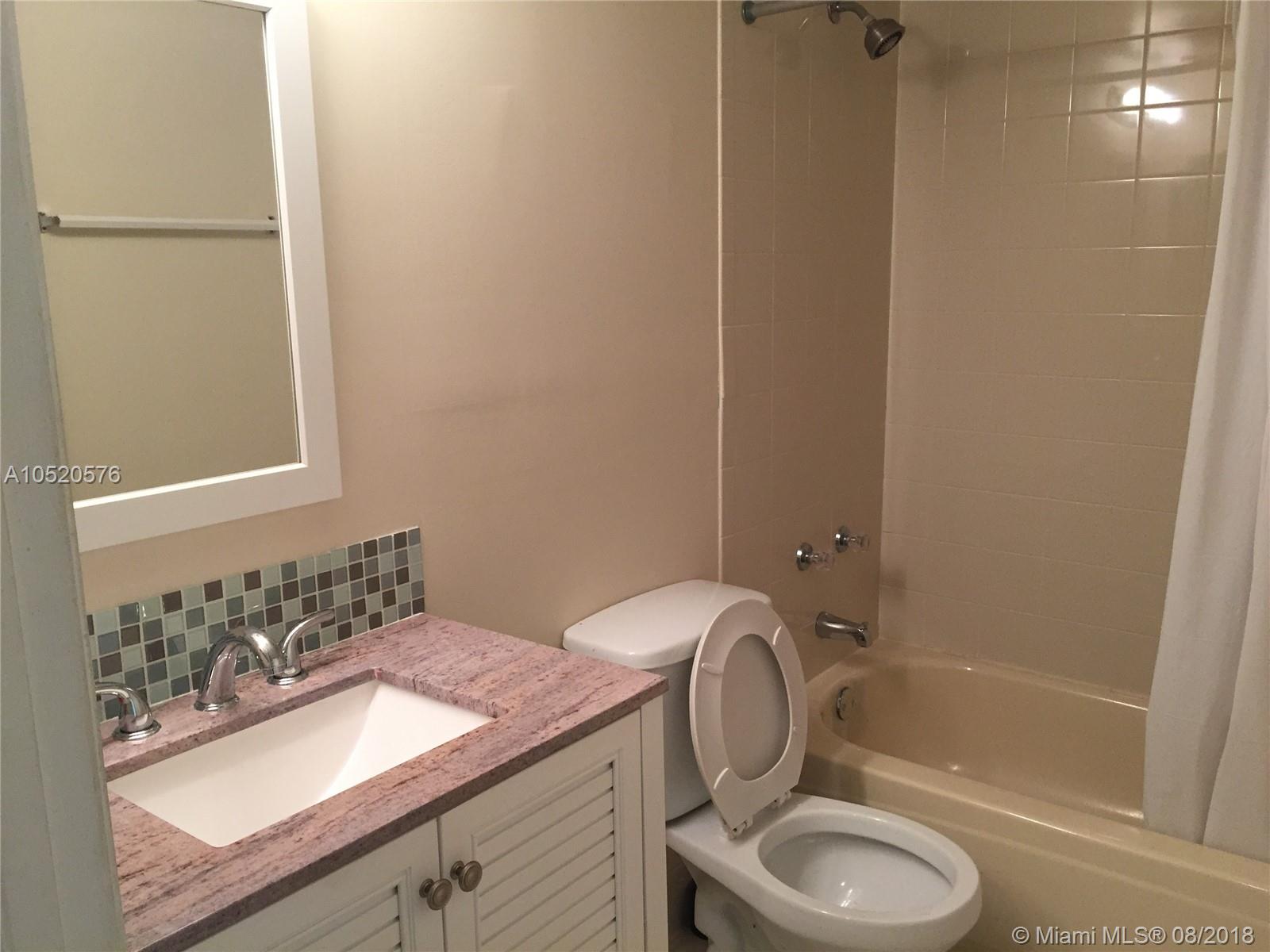 LE CLUB AT OLD CUTLER CON - Residential Lease