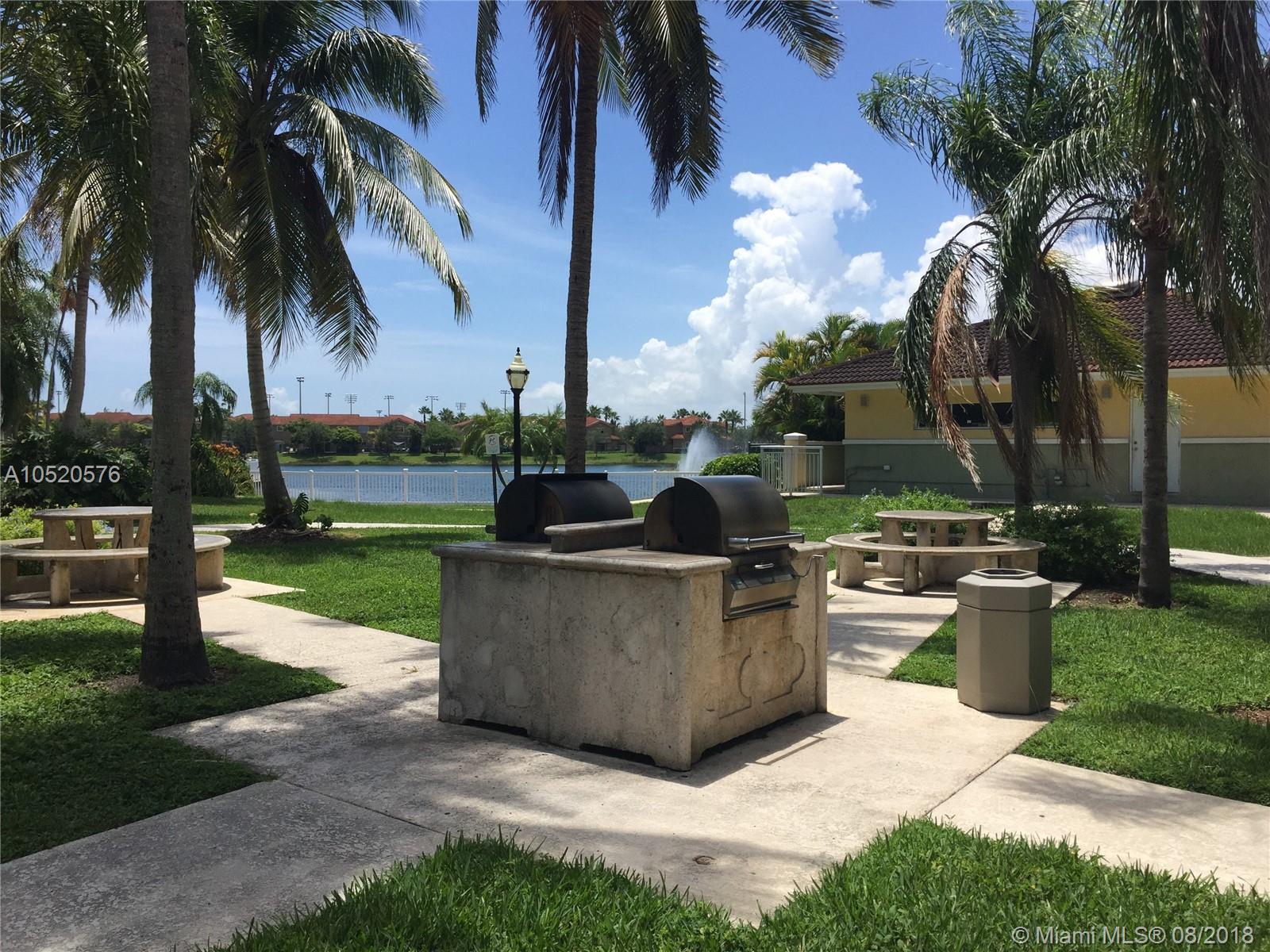 LE CLUB AT OLD CUTLER CON - Residential Lease