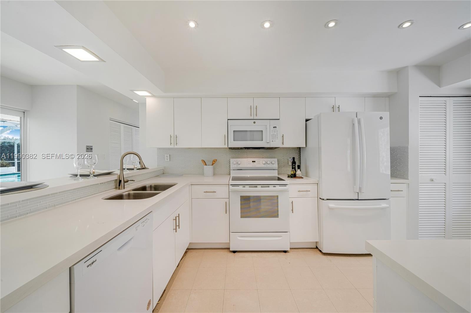 MASHTA ISLAND - Residential