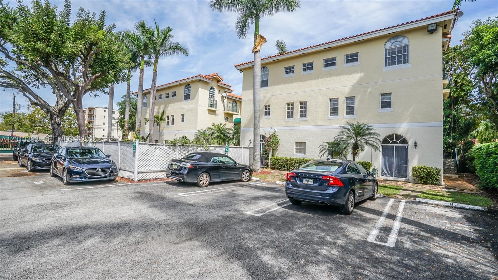 COCO IBIZA CONDOMINIUM - Residential Lease