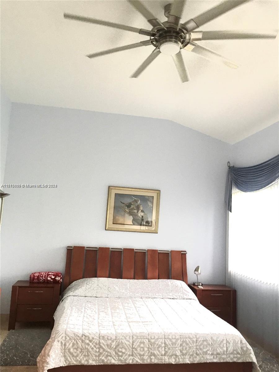 POINCIANA IS YT & RCQ CLU - Residential