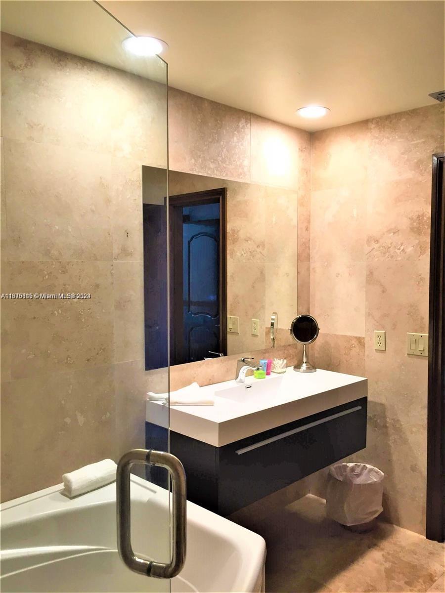 POINCIANA IS YT & RCQ CLU - Residential