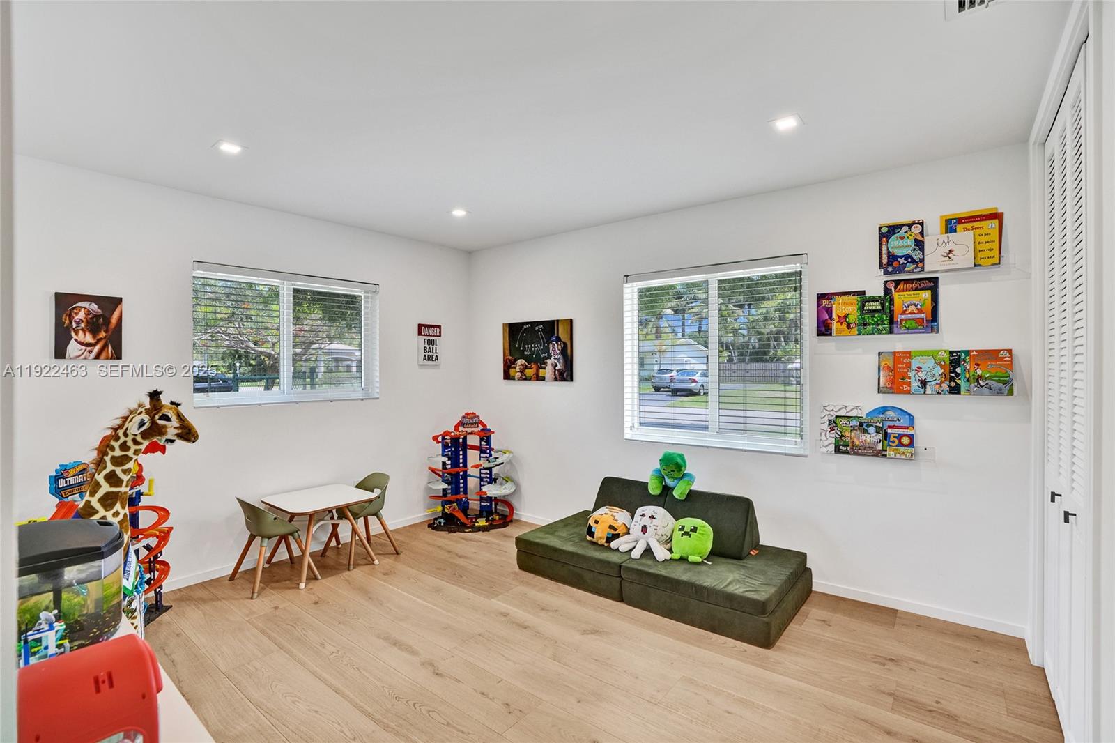 ROYAL PALM HARBOR 1ST ADD - Residential Lease