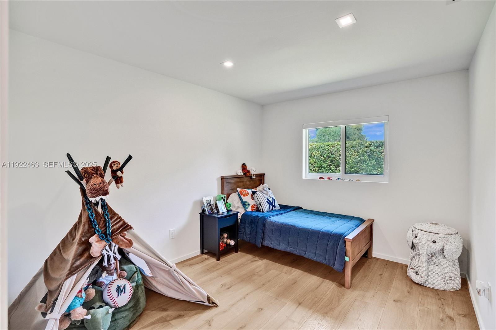 ROYAL PALM HARBOR 1ST ADD - Residential Lease