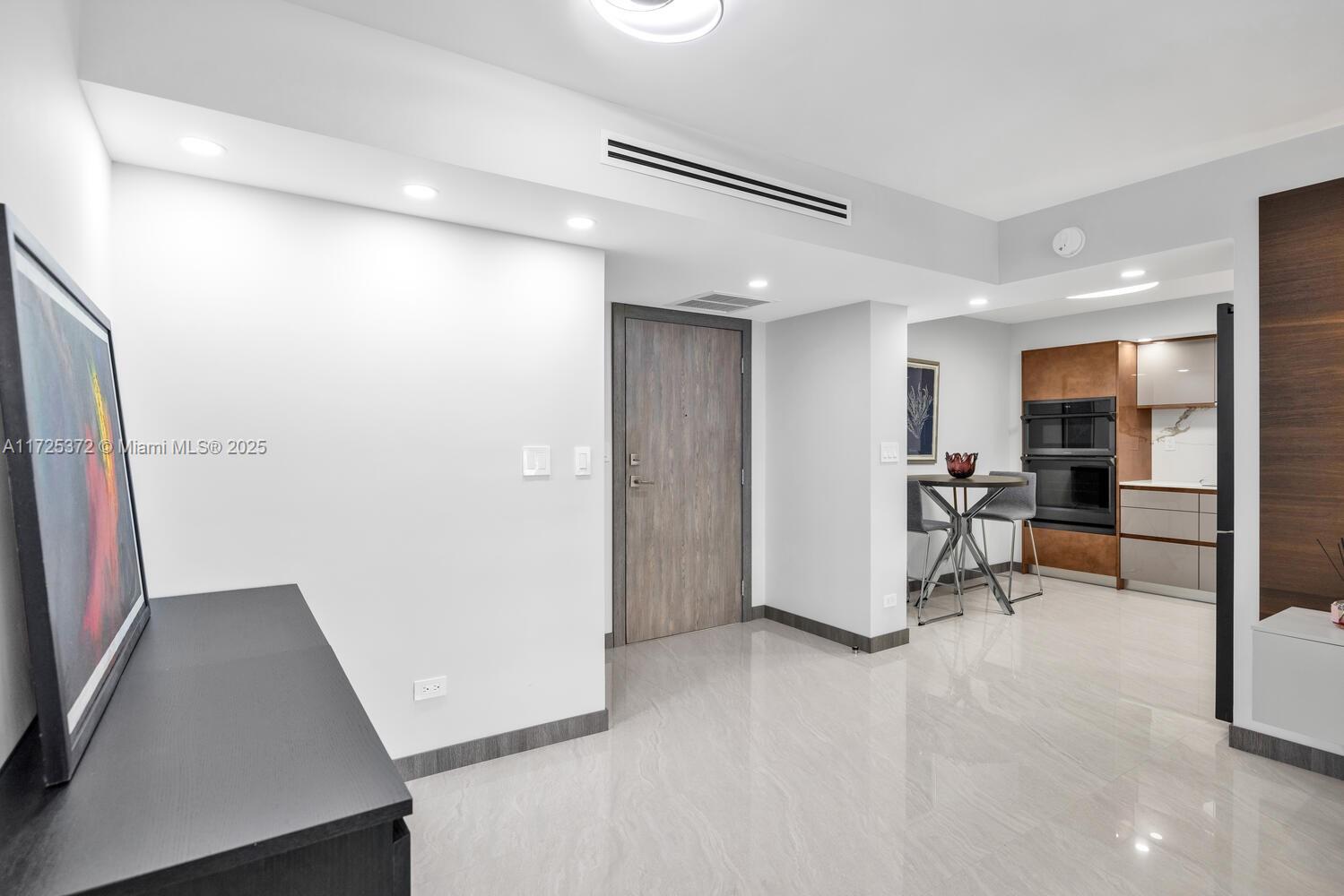 WINSTON TOWERS 100 CONDO - Residential
