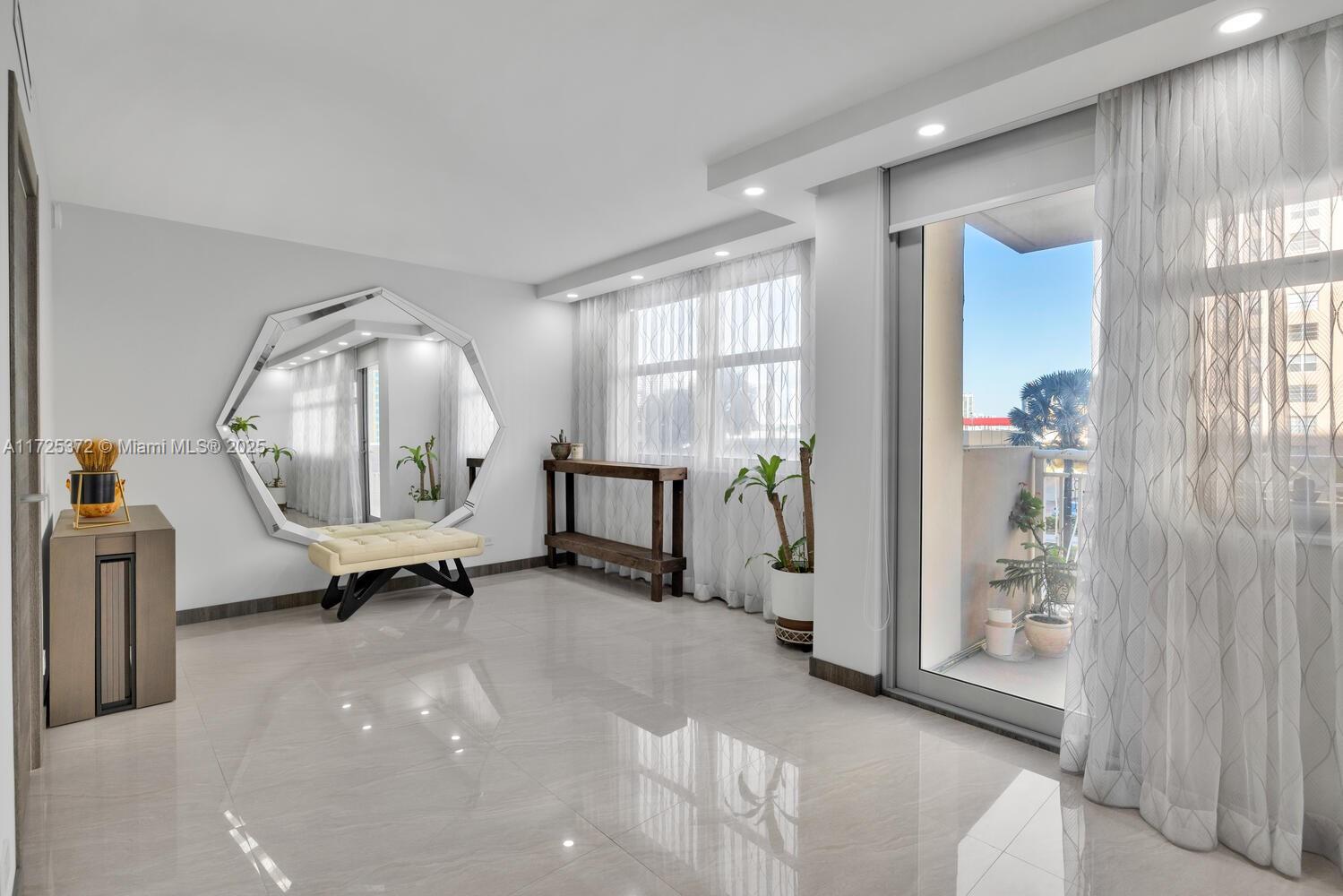 WINSTON TOWERS 100 CONDO - Residential