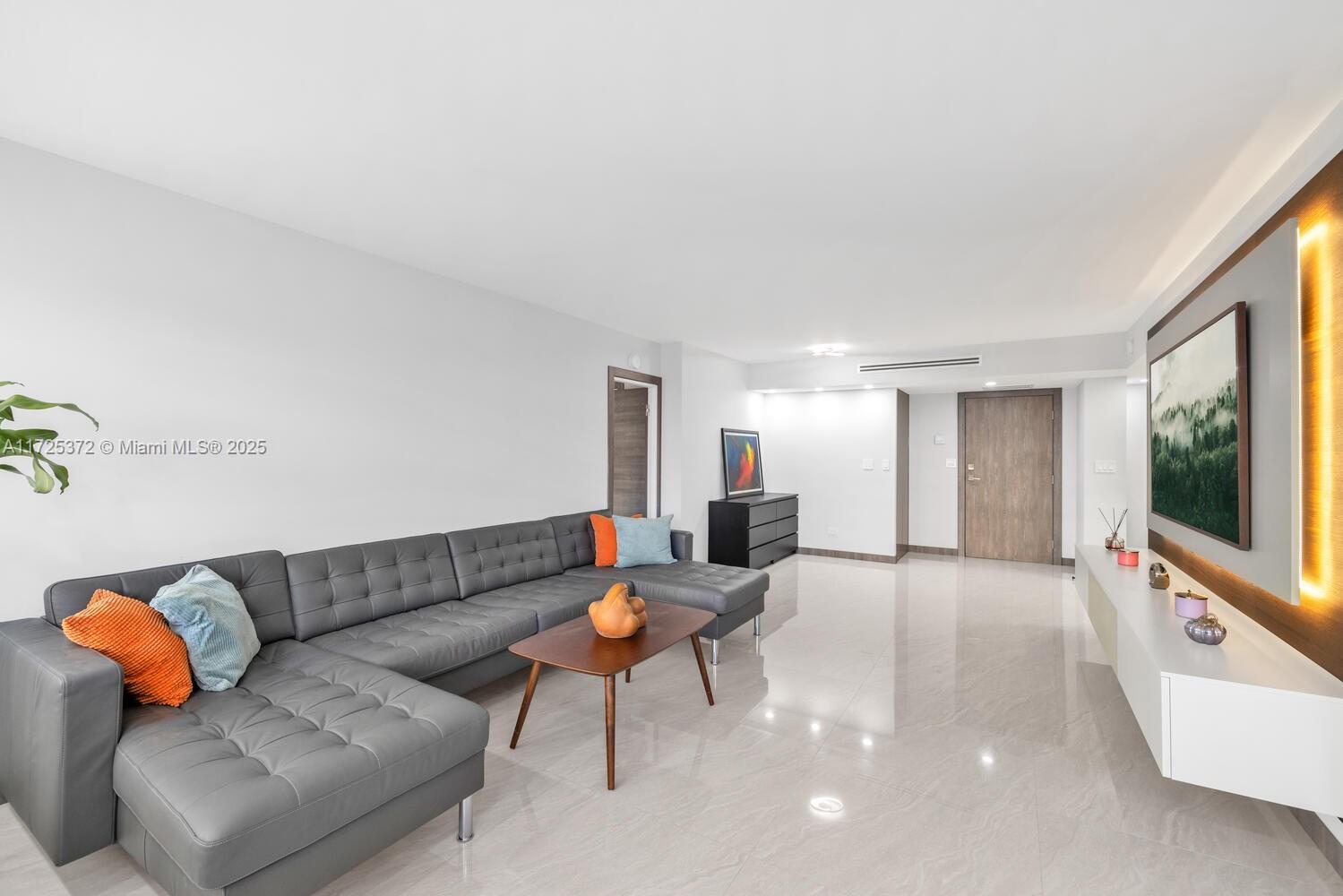 WINSTON TOWERS 100 CONDO - Residential