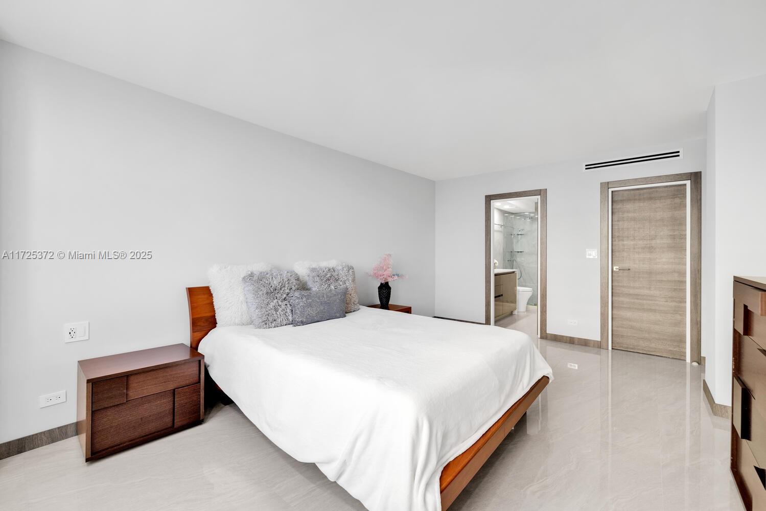 WINSTON TOWERS 100 CONDO - Residential