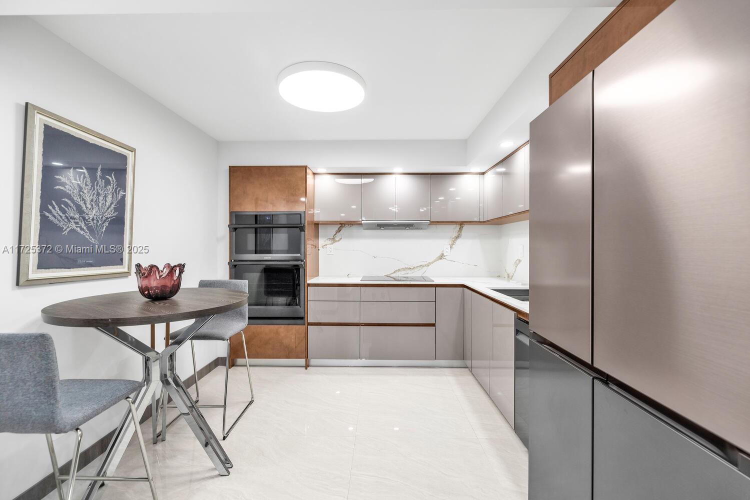 WINSTON TOWERS 100 CONDO - Residential