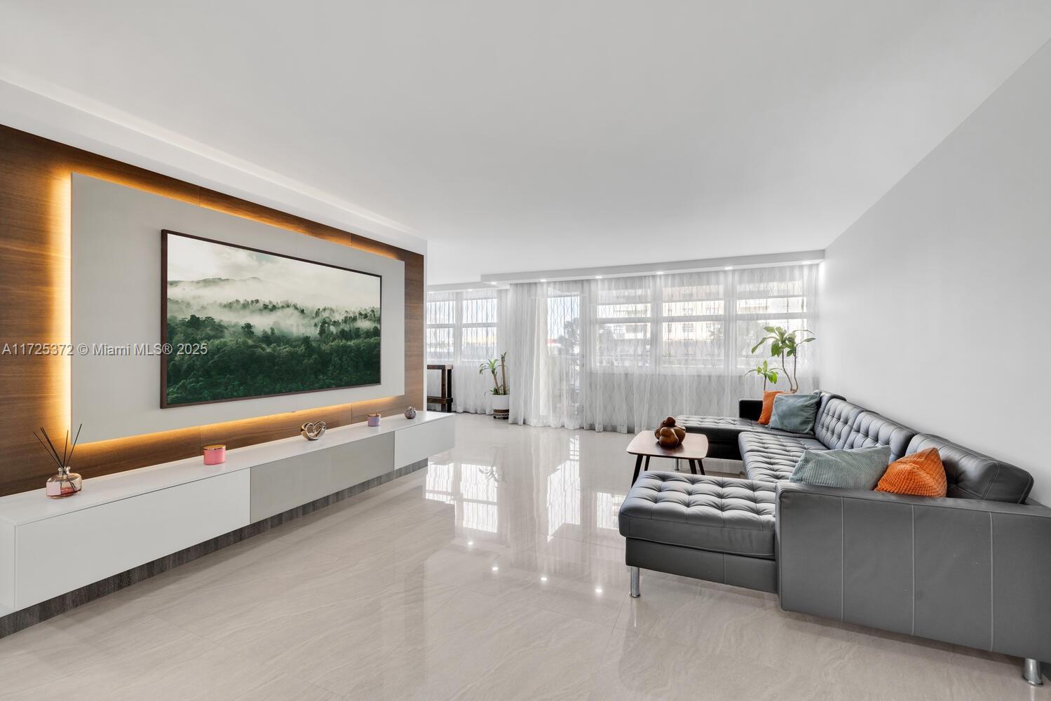 WINSTON TOWERS 100 CONDO - Residential