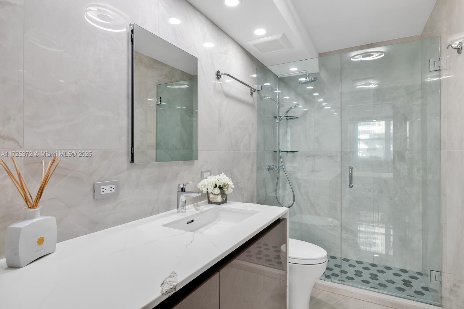 WINSTON TOWERS 100 CONDO - Residential