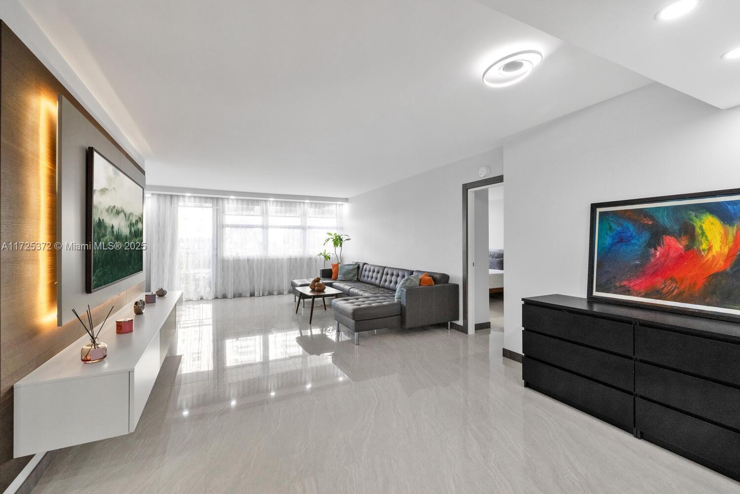 WINSTON TOWERS 100 CONDO - Residential
