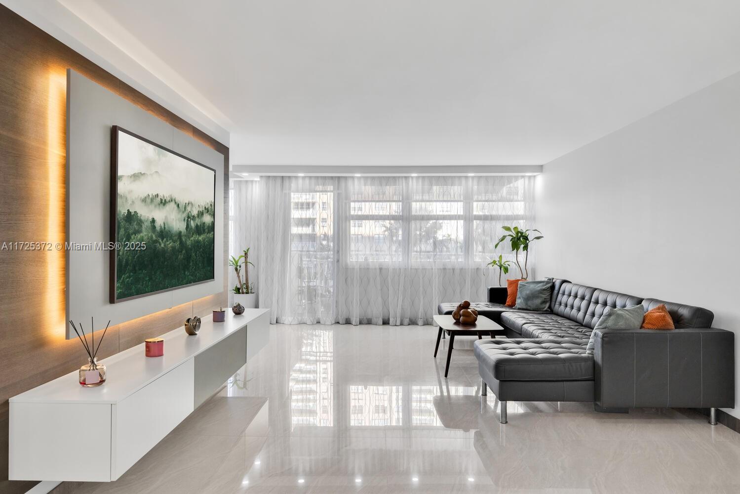WINSTON TOWERS 100 CONDO - Residential