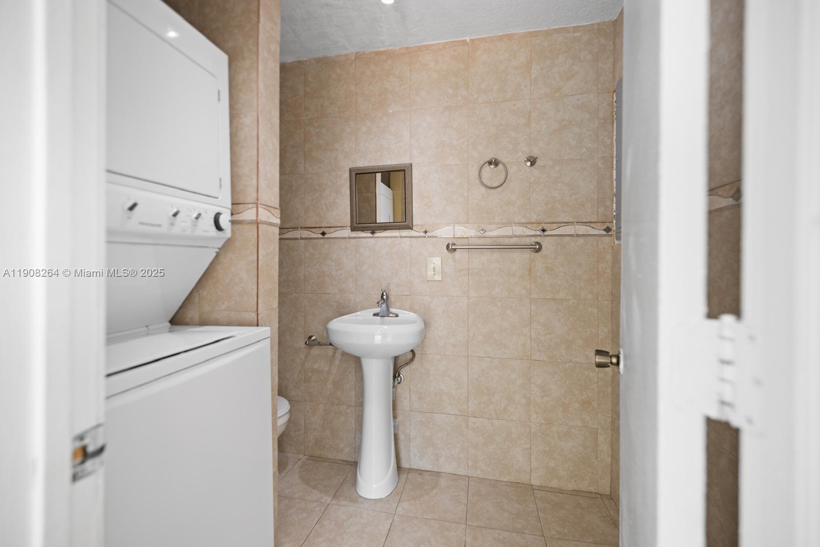 JUNIPER AT THE HAMMOCKS - Residential