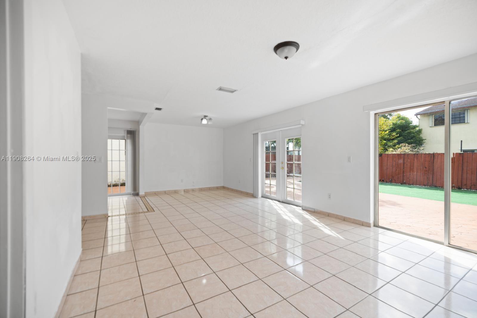 JUNIPER AT THE HAMMOCKS - Residential