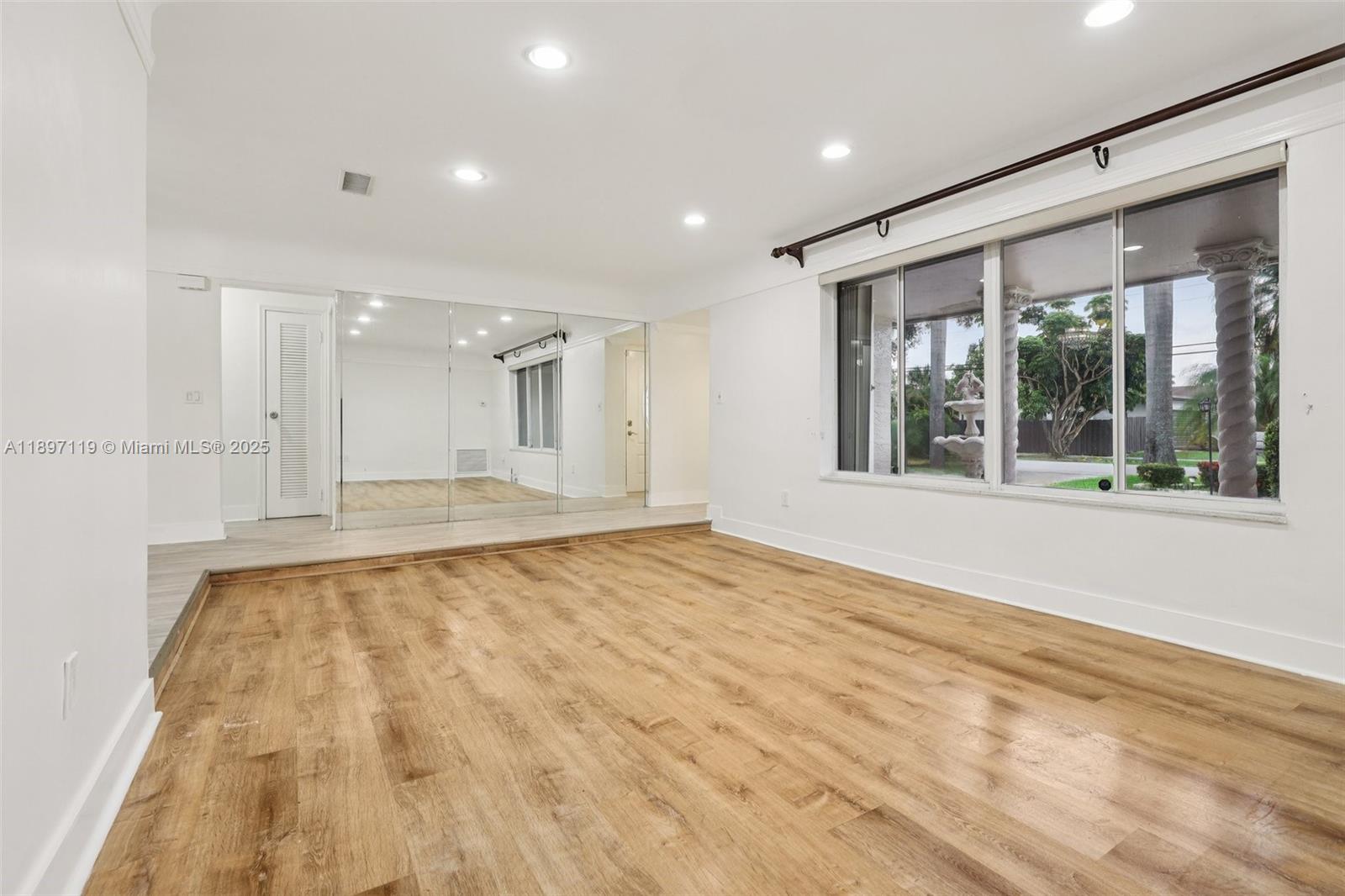 MIRAMAR ISLES SEC 7 - Residential