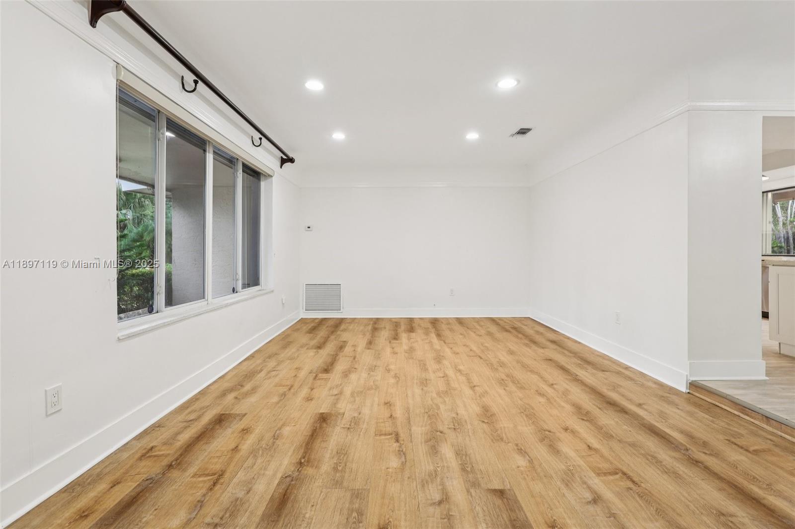 MIRAMAR ISLES SEC 7 - Residential