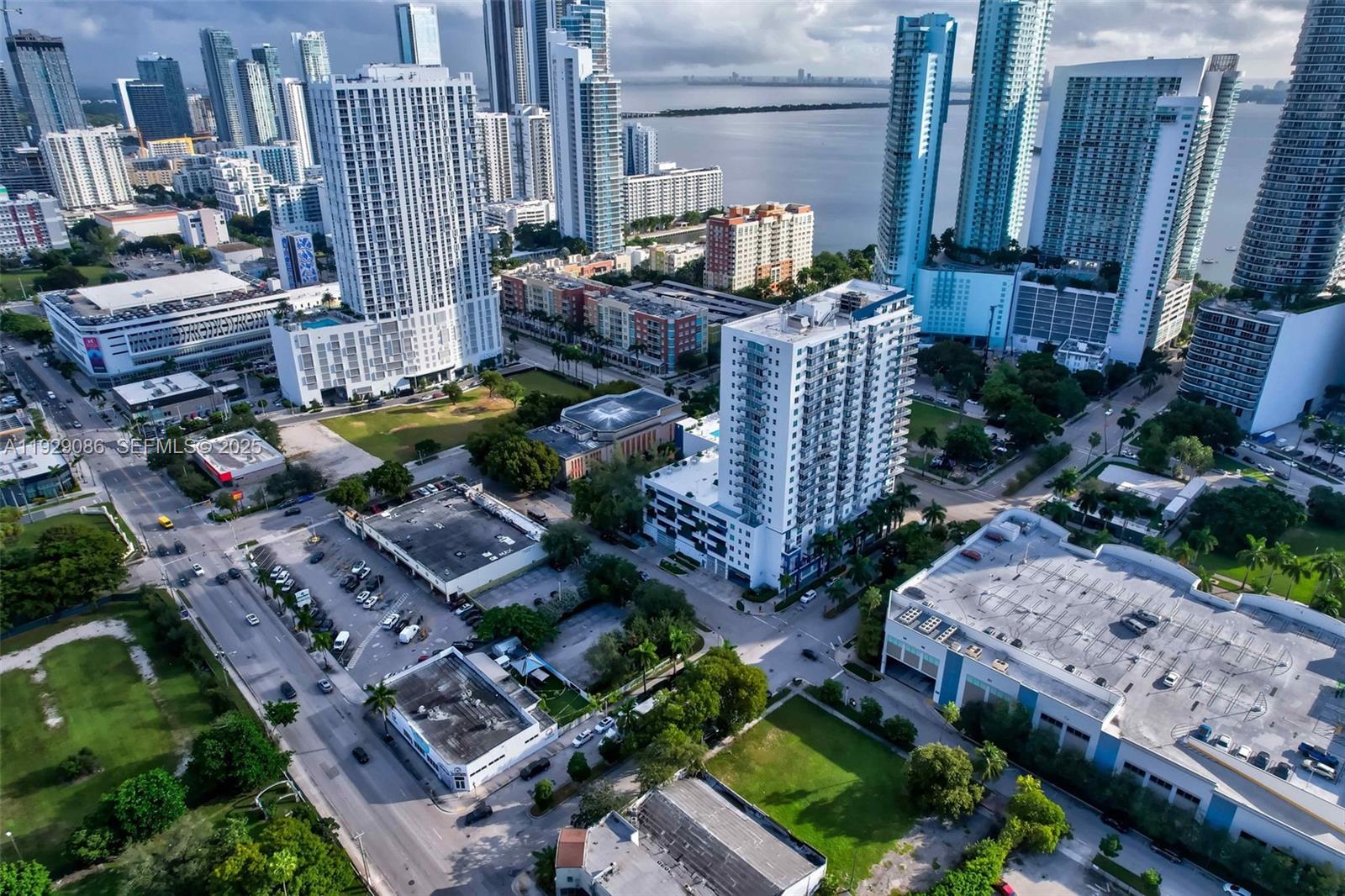 1800 BISCAYNE PLAZA CONDO - Commercial Sale