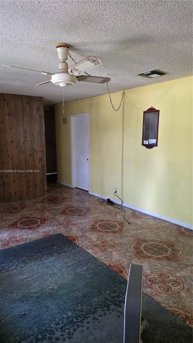 9723 SW 3rd St, Boca Raton, FL, 33428/$374,900 3 9723 SW 3rd St