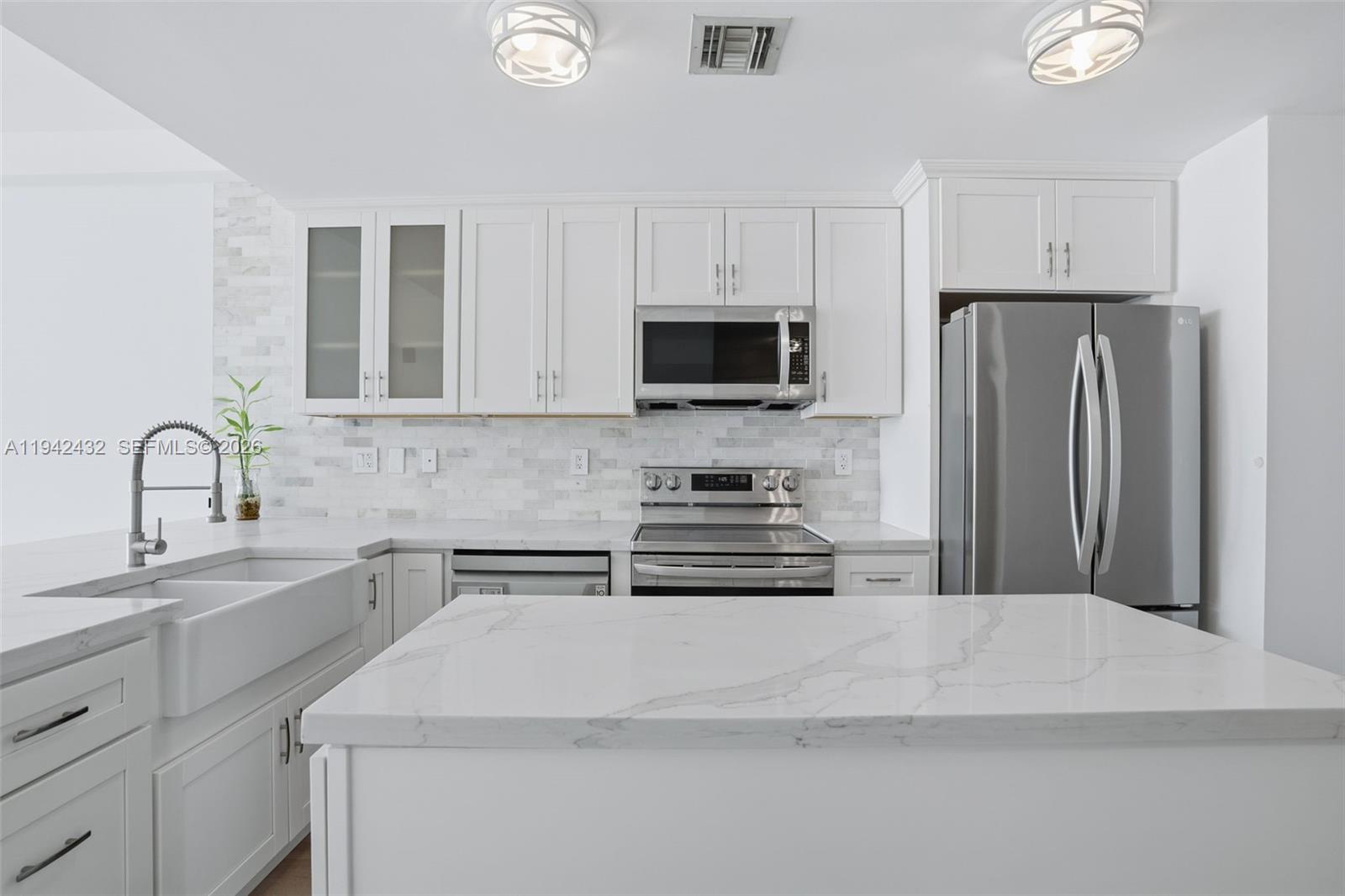 6580 Indian Creek Dr 304