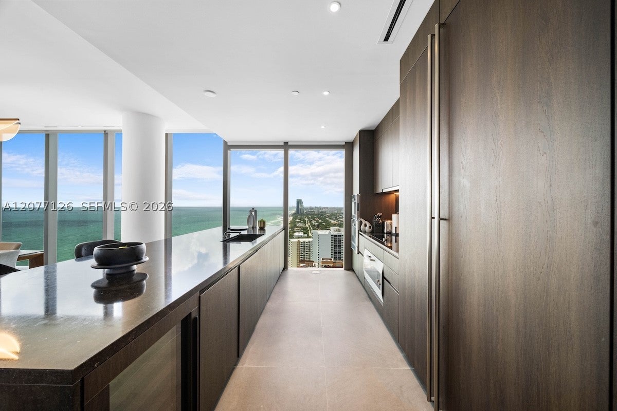 2000 S Ocean Dr 31B
