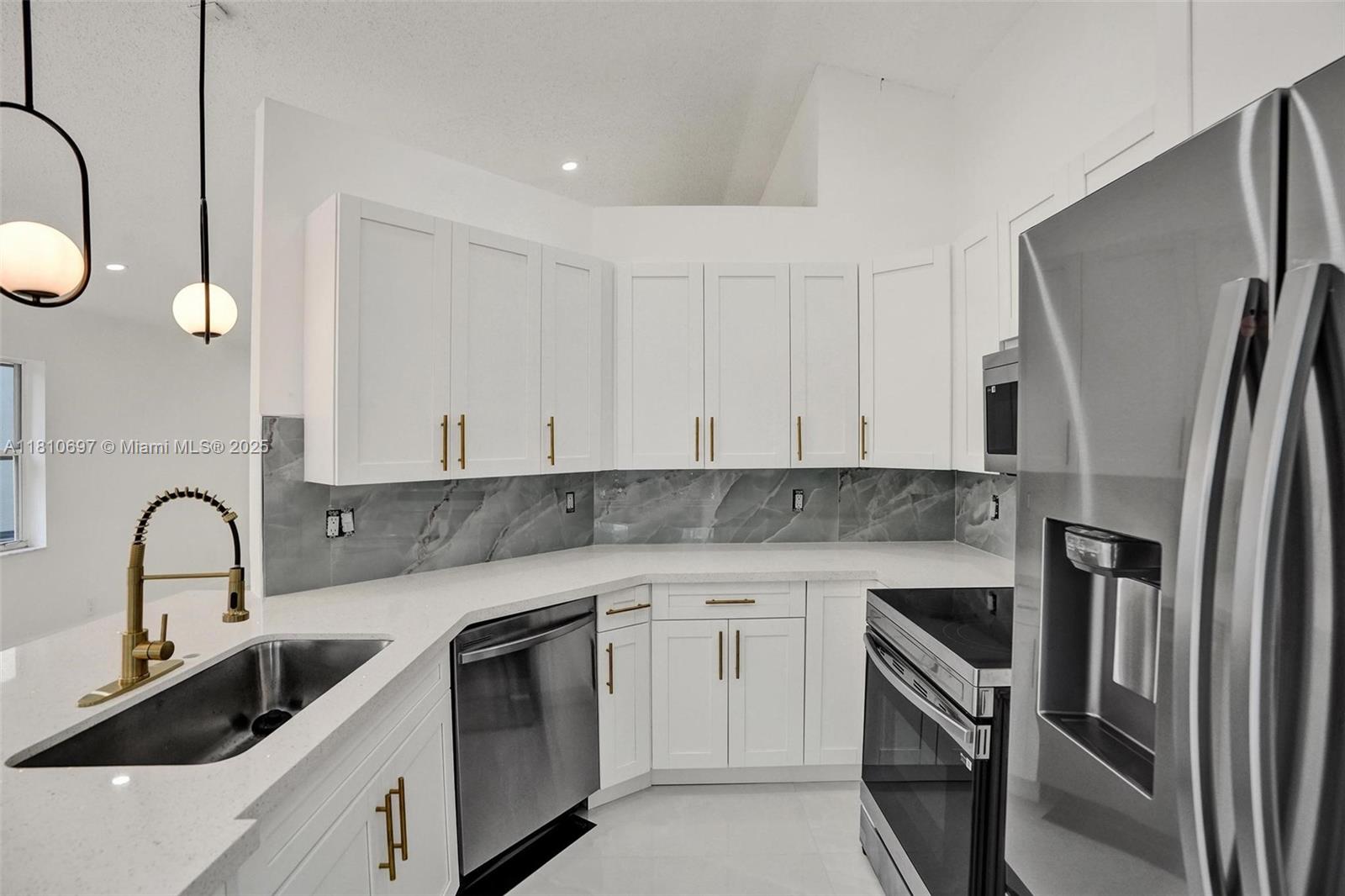 GATEWAY MILE RESUBDIVISIO - Residential
