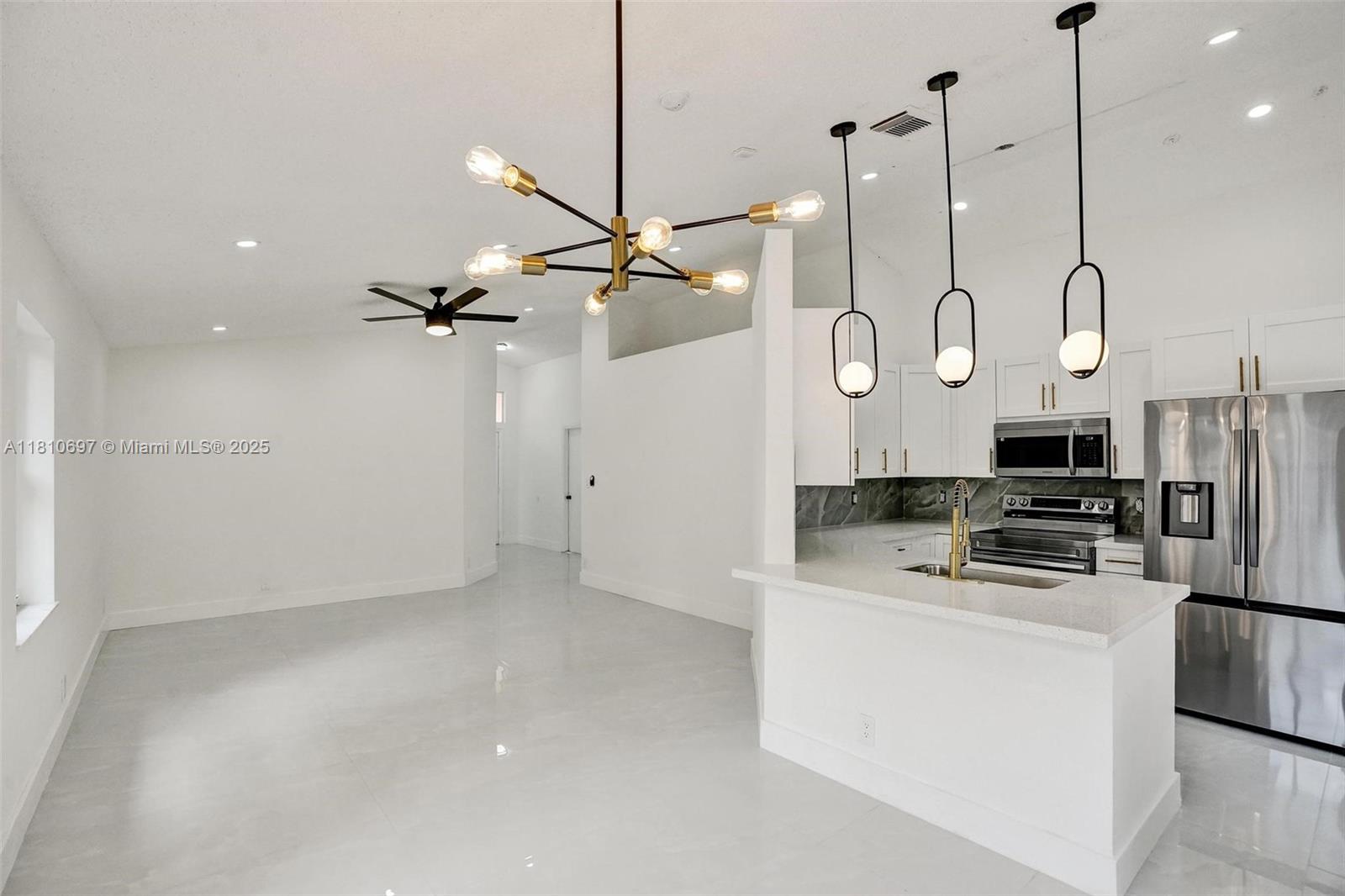 GATEWAY MILE RESUBDIVISIO - Residential