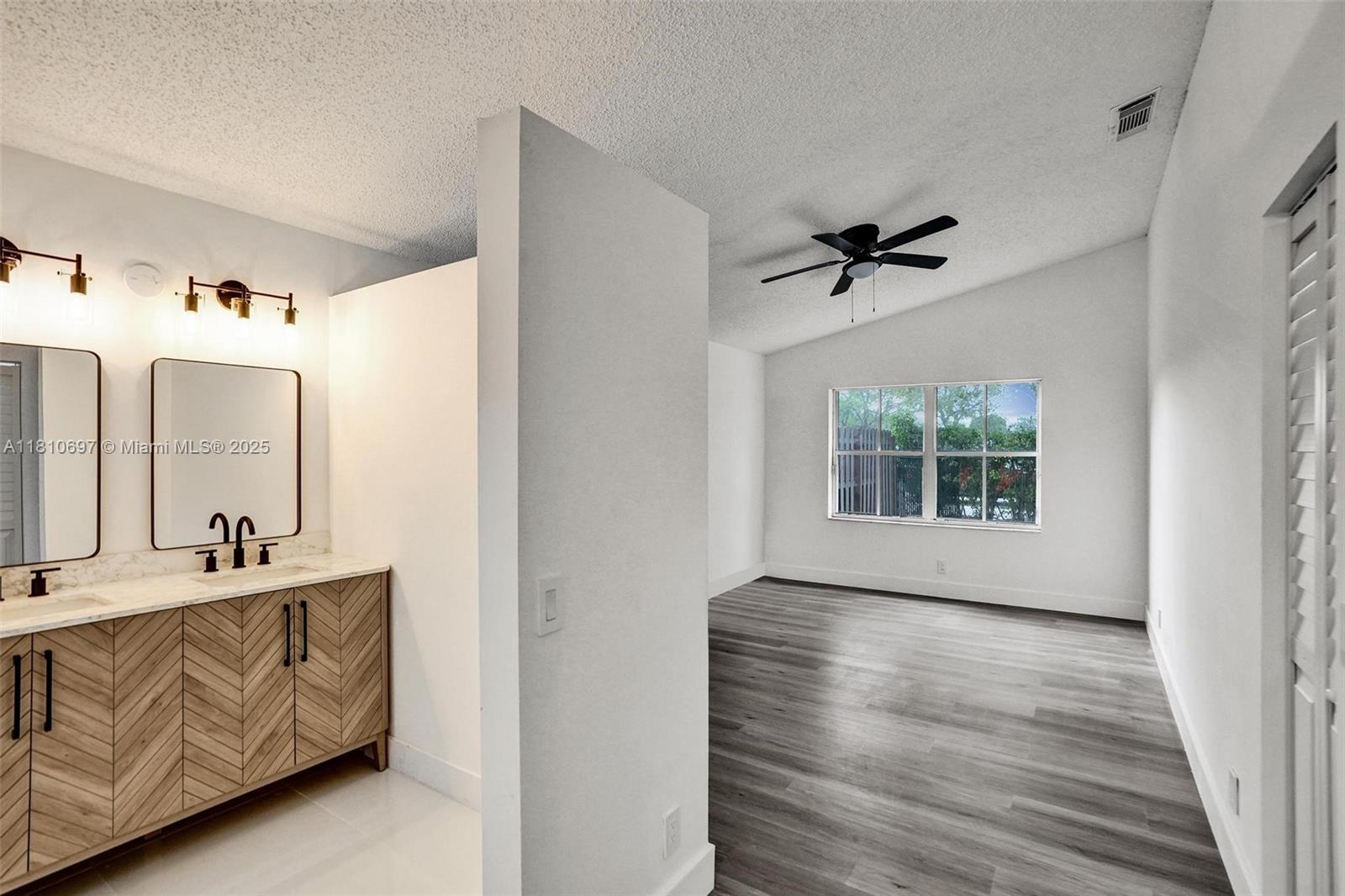 GATEWAY MILE RESUBDIVISIO - Residential