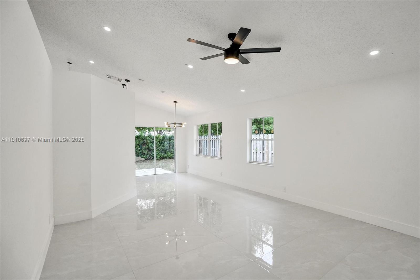 GATEWAY MILE RESUBDIVISIO - Residential