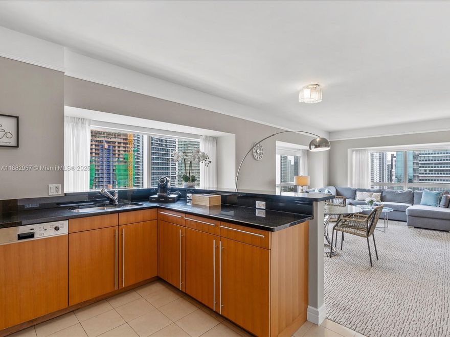 Furnished 2bed, 2.5bath luxury unit at the 5star Four Seasons hotel Miami. Excellent investment opportunity **No rental restrictions**ideal for VRBO, Airbnb, or Short term rental. Experience unparalleled luxury where sophistication meets convenience in downtown Miami. Renowned for its exceptional service & attention to detail, the Four Seasons brand ensures a lifestyle of comfort & elegance. Residents & Guest enjoy access to world-class amenities, including dining & concierge service a state-of-the-art fitness center, a serene spa, & a stunning rooftop pool with breathtaking views. Storage unit, 1 parking space, & valet service.