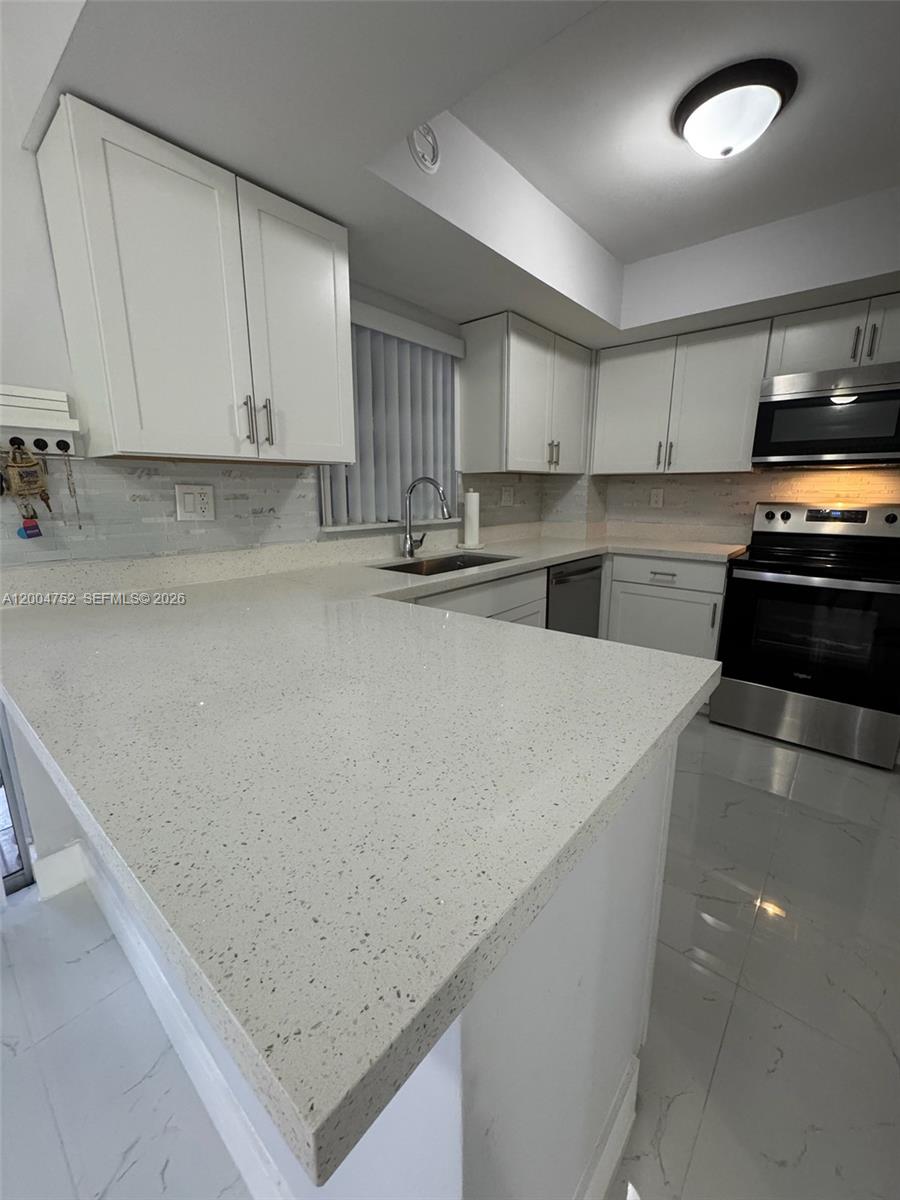 FLAMINGO GARDENS PHASE FO - Residential