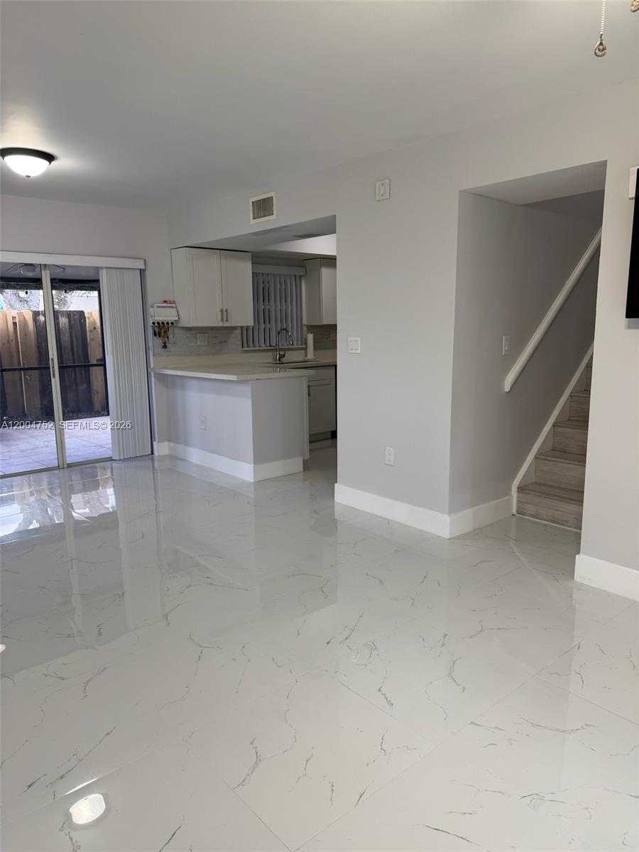 FLAMINGO GARDENS PHASE FO - Residential