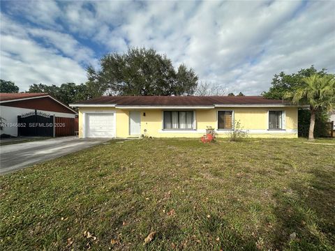 Photo of 5965 NW 200th St, Hialeah, FL 33015 (MLS # A11946852)