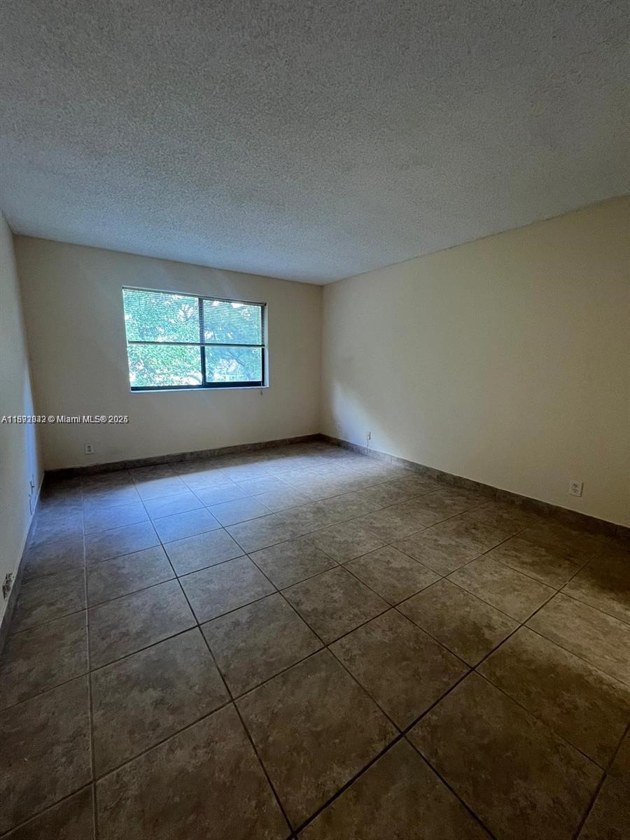 TARA GARDENS 1 CONDO - Residential Lease