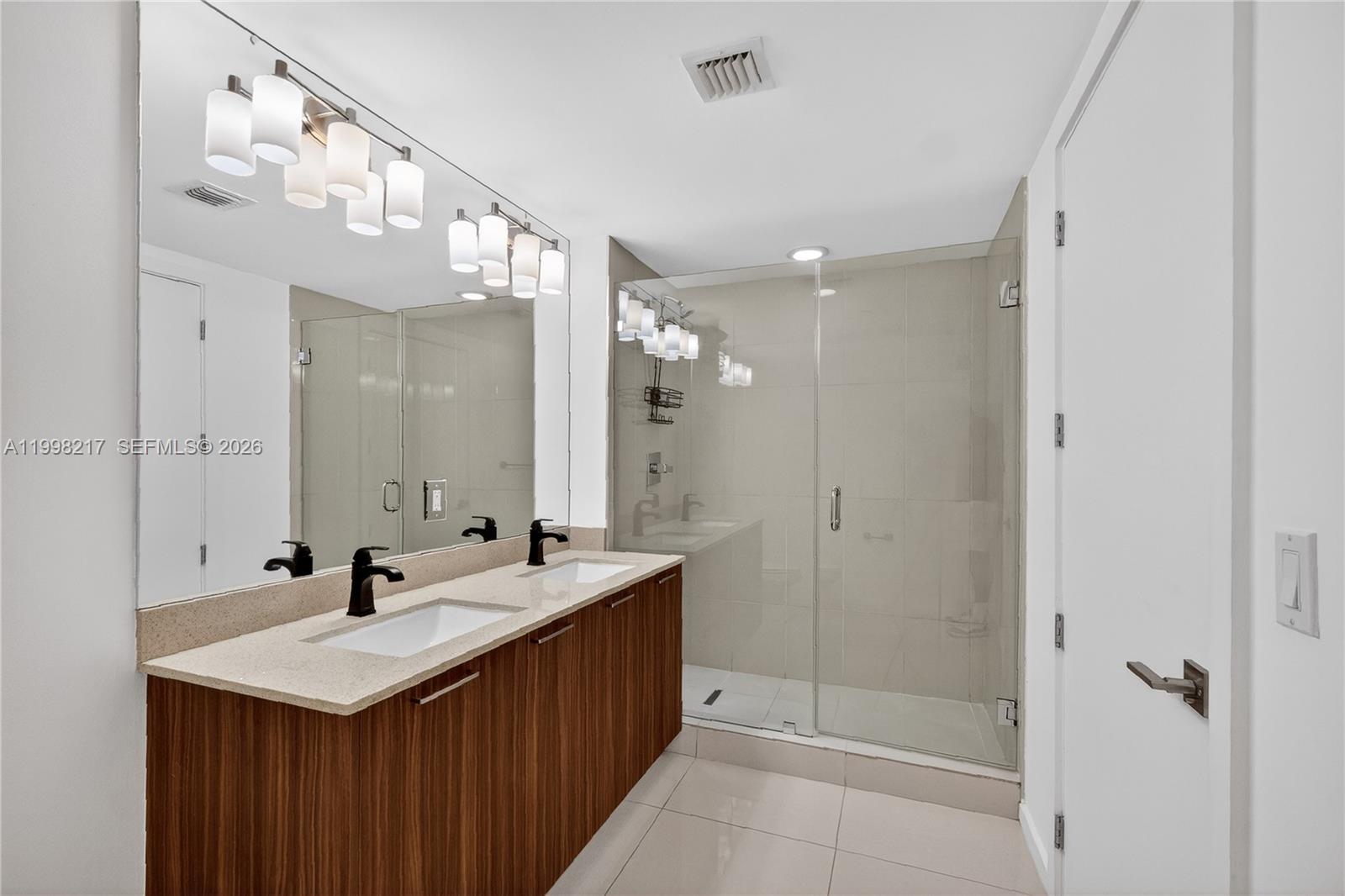 5252 PASEO CONDO - Residential Lease