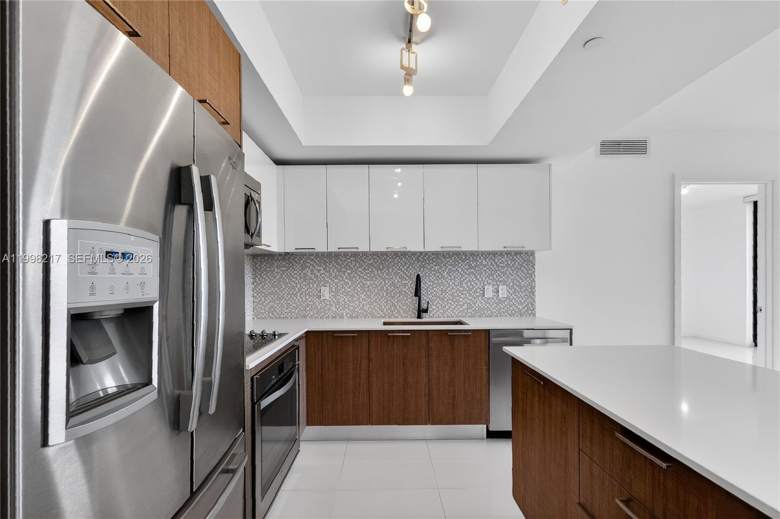 5252 PASEO CONDO - Residential Lease