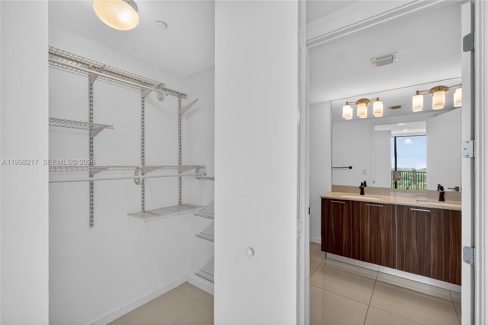 5252 PASEO CONDO - Residential Lease