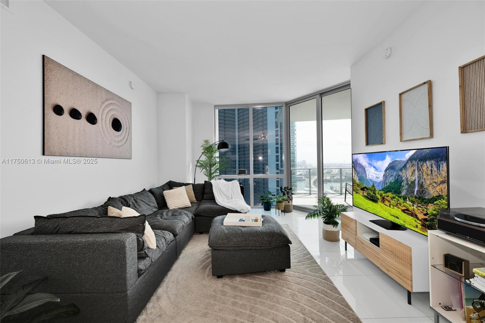 PARAMOUNT MIAMI WORLDCENT - Residential