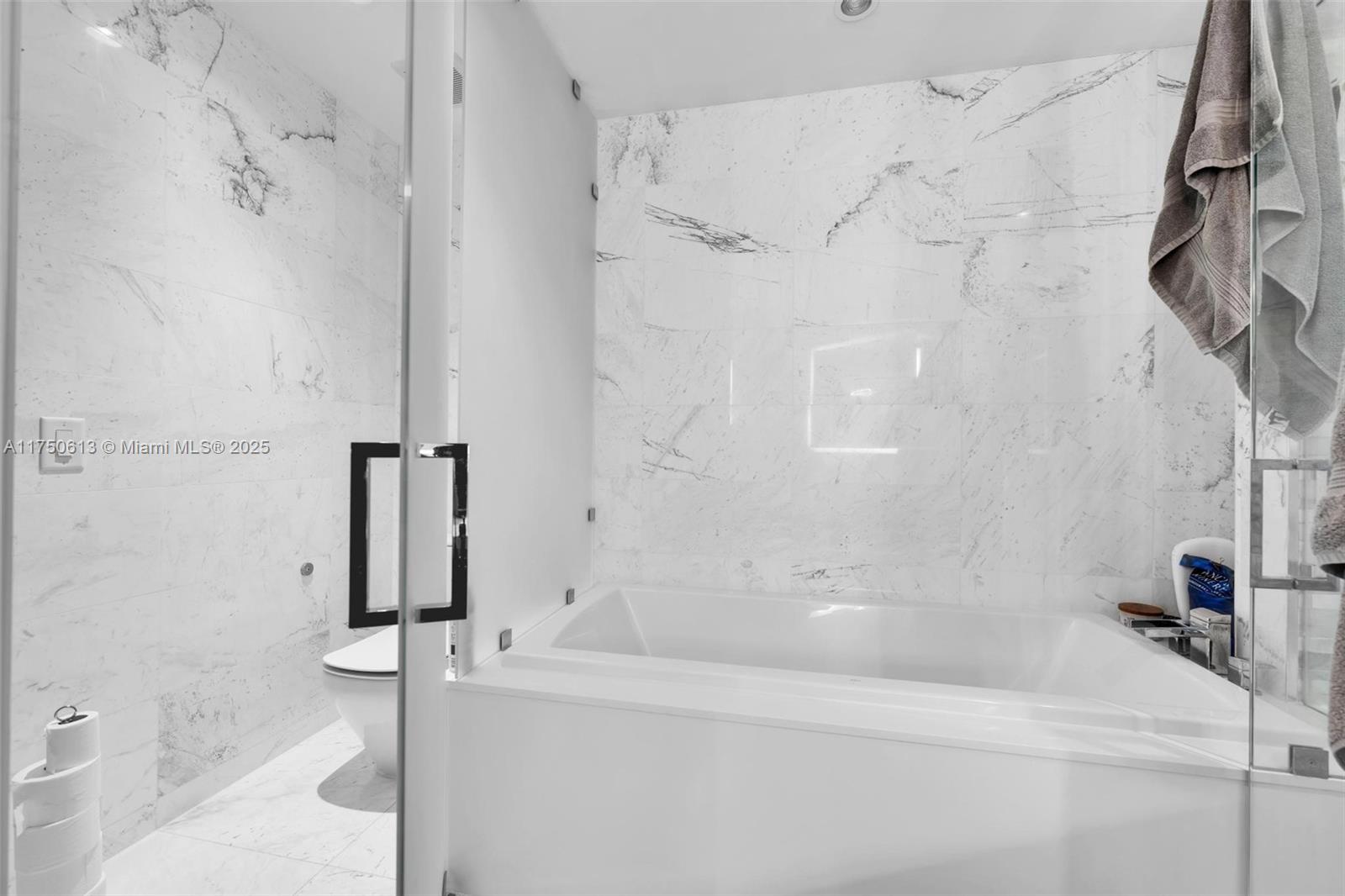 PARAMOUNT MIAMI WORLDCENT - Residential