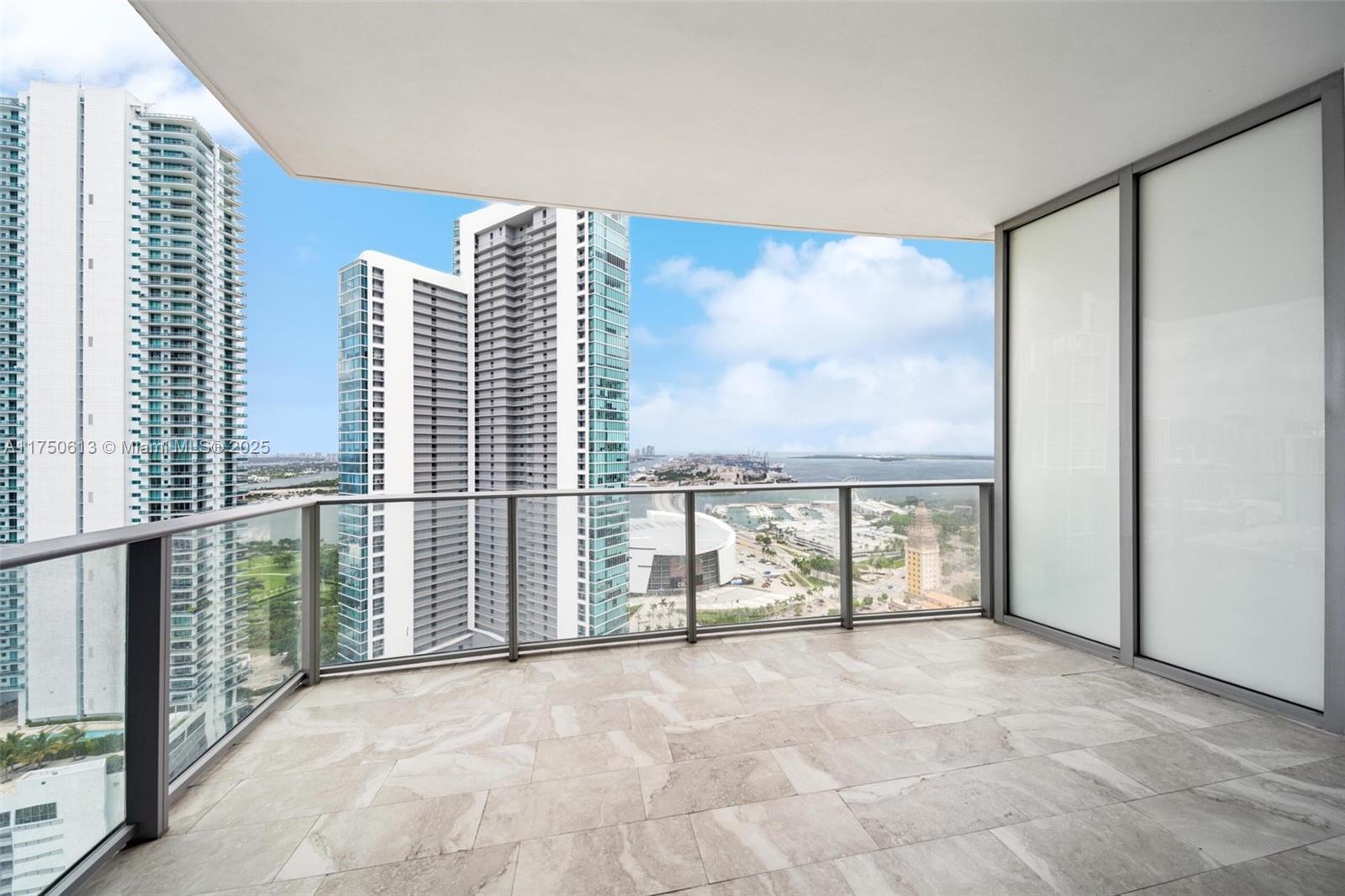 PARAMOUNT MIAMI WORLDCENT - Residential