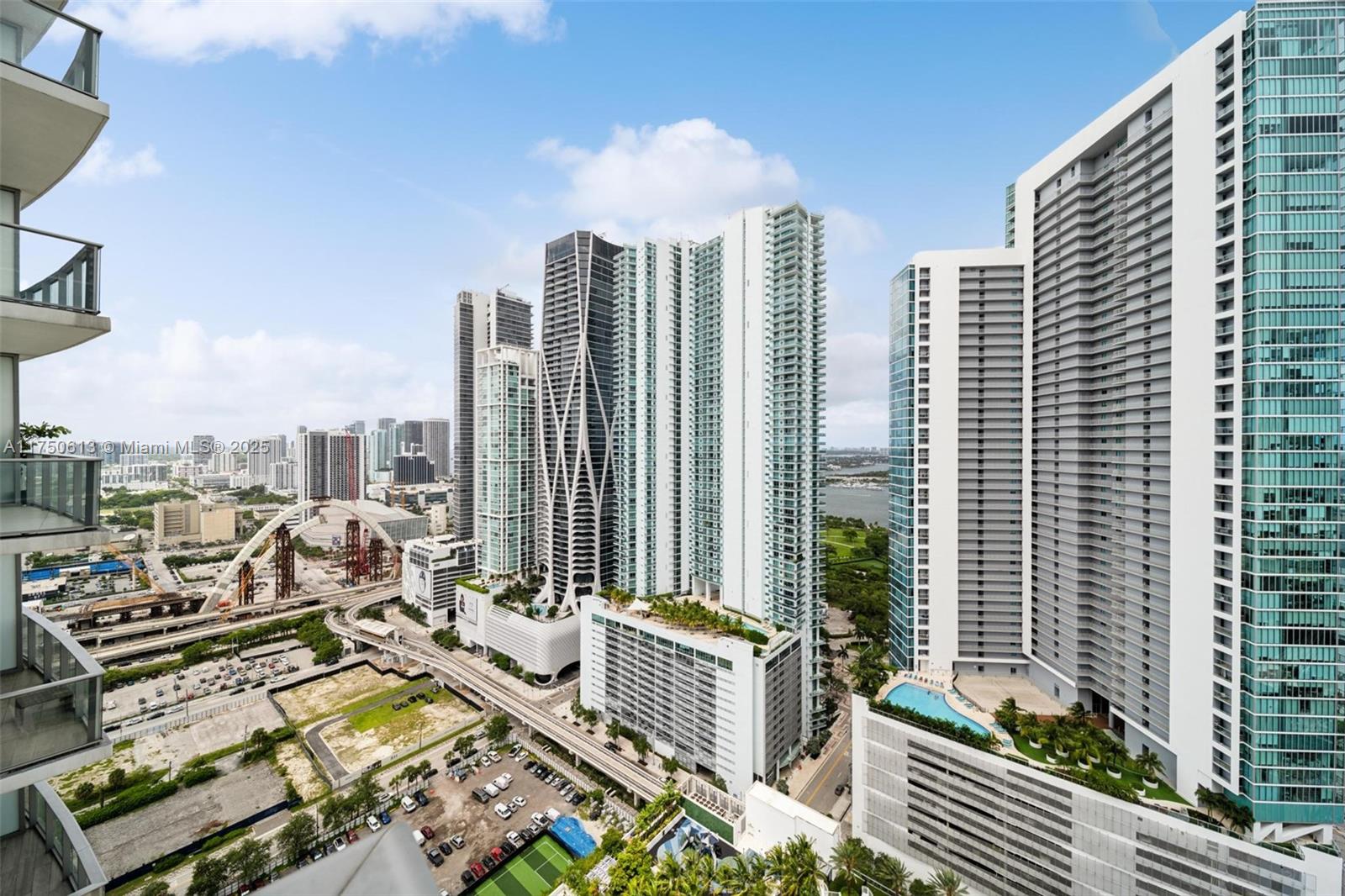 PARAMOUNT MIAMI WORLDCENT - Residential