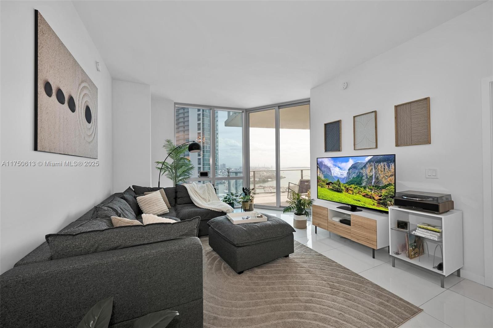 PARAMOUNT MIAMI WORLDCENT - Residential