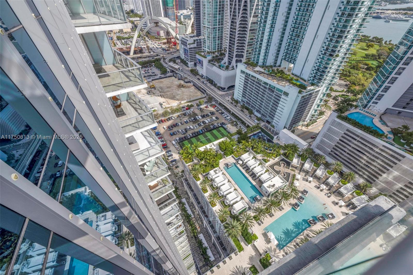 PARAMOUNT MIAMI WORLDCENT - Residential