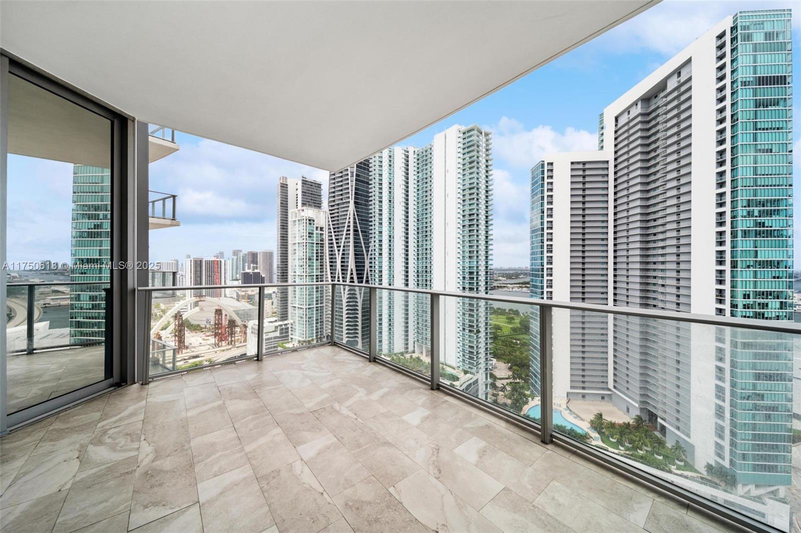 PARAMOUNT MIAMI WORLDCENT - Residential