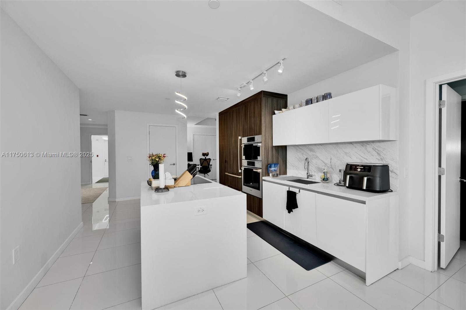 PARAMOUNT MIAMI WORLDCENT - Residential