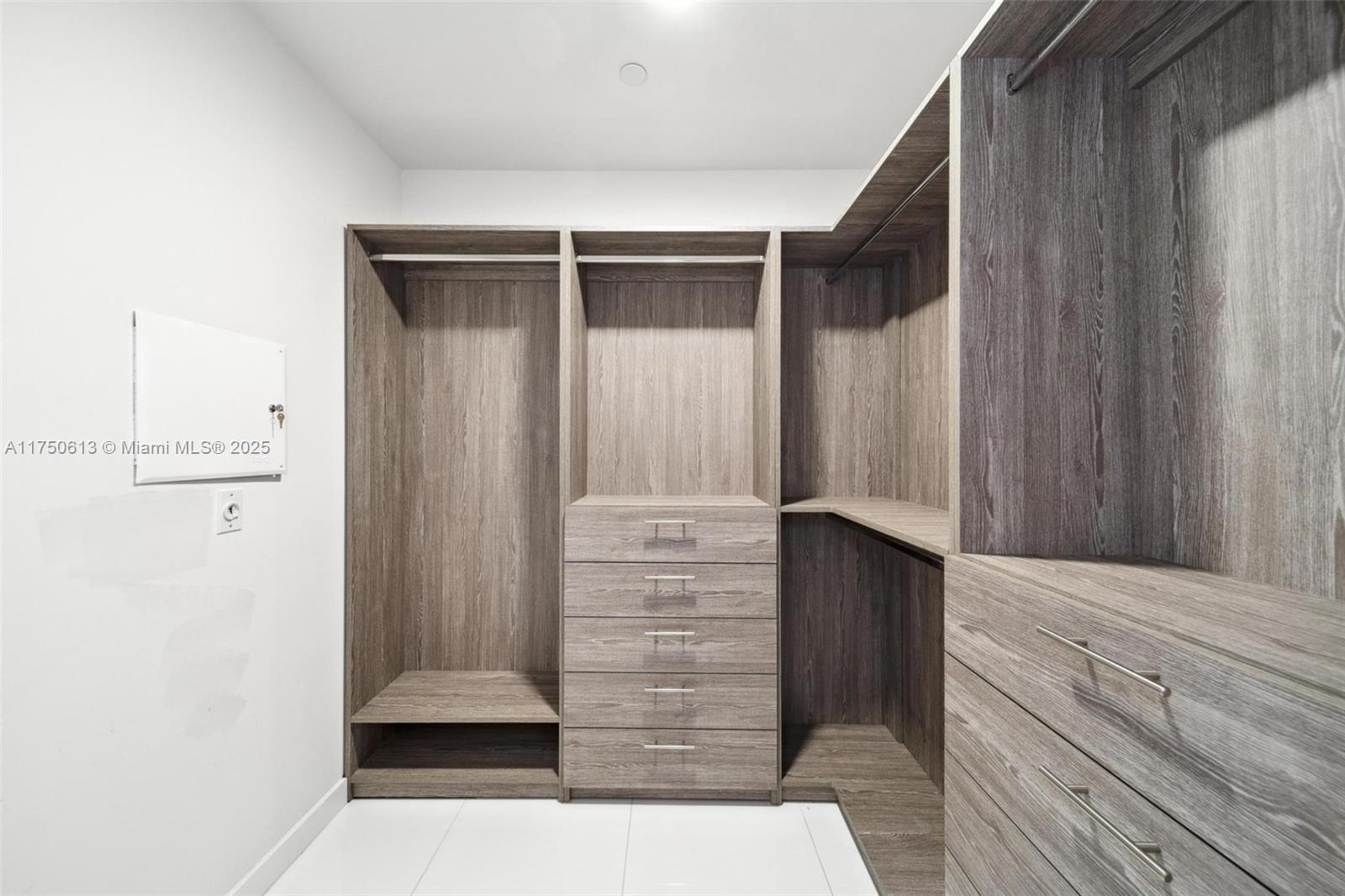 PARAMOUNT MIAMI WORLDCENT - Residential