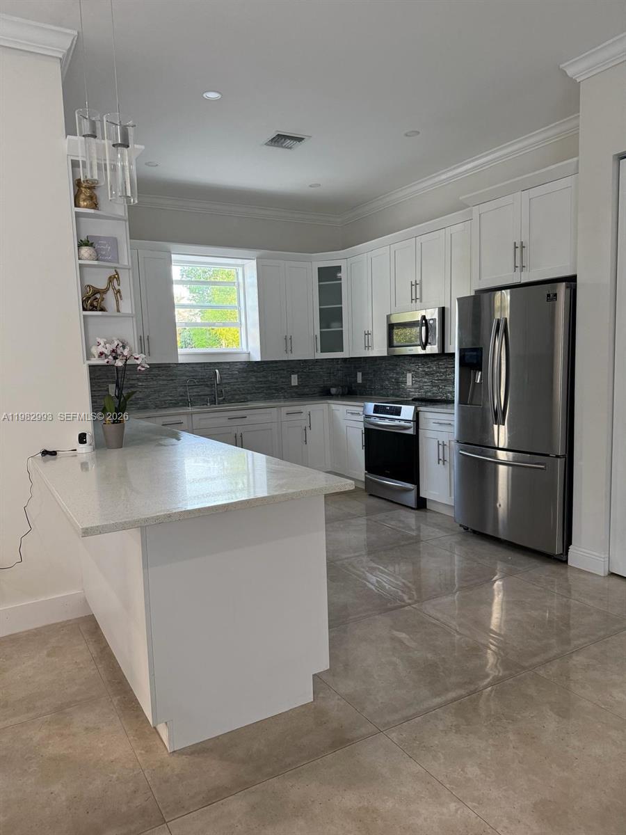 GOLDEN GATE EST - Residential